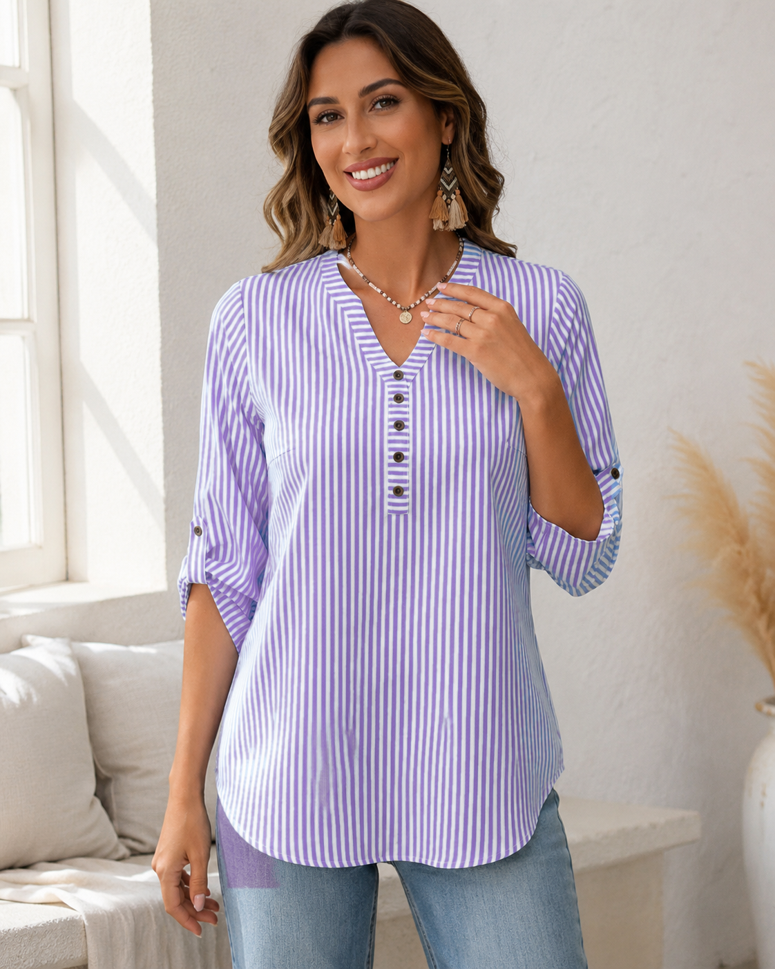 Blouse Rayée Col V à Manches Retroussables – Fluide et Tendance